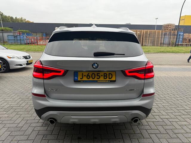 BMW X3 sDrive20i Launch Edition High Executive | 2E EIGENAAR | 12MND GARANTIE | LED | DAB | NAVI | PANO | AUTOMAAT | LEDER | NL AUTO |