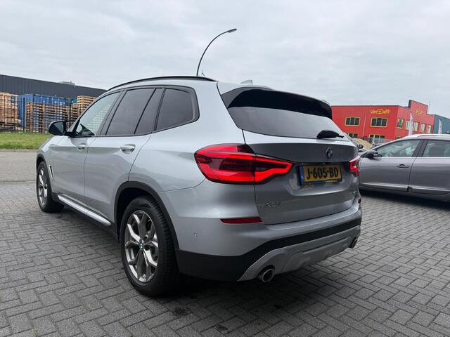 BMW X3 sDrive20i Launch Edition High Executive | 2E EIGENAAR | 12MND GARANTIE | LED | DAB | NAVI | PANO | AUTOMAAT | LEDER | NL AUTO |