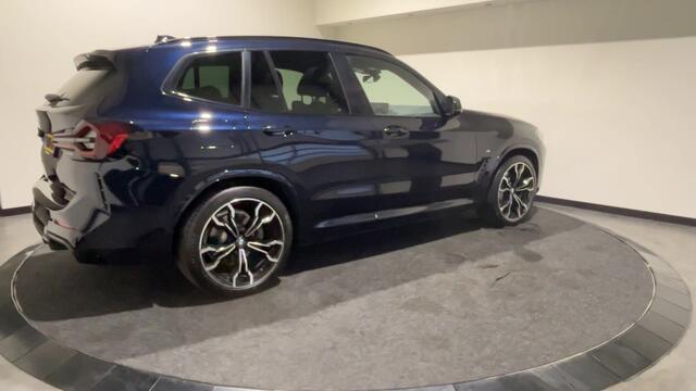 BMW X3 iX3 High Executive 80 kWh | Panoramadak | Lederen bekleding | HUD | 21 inch Velgen | Sportstoelen | M - Sport
