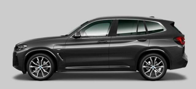 BMW X3 xDrive30e High Executive M Sport - Panoramadak - parking/Driving Assistant - Head up - Elektrisch verwarmde voorstoelen - Getinte Ruiten - Comfort Access - Ambiance verlichting - Hifi - Sportstoelen -