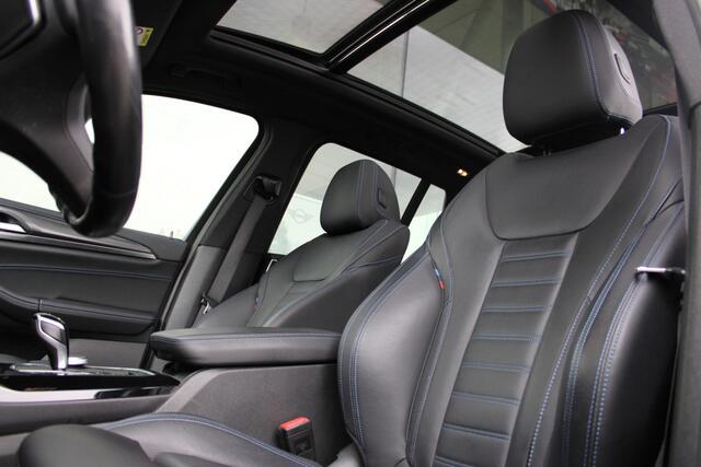 BMW X3 xDrive30e High Executive M Sport Automaat / Panoramadak / Trekhaak / Sportstoelen / LED / Parking Assistant Plus / Stoelverwarming / Live Cockpit Professional