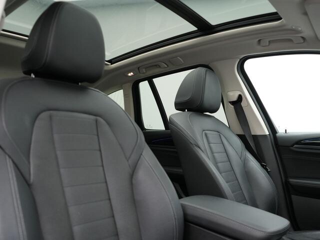 BMW X3 xDrive30e Executive Plug In Hybrid 293pk Dealer O.H PHEV | Panodak | Head Up | Lederen Sportstoelen Memory & Ventilatie | Sfeerverlichting | Apple Carplay | Cruise Control | Keyless | Navigatie | Virtual | DAB |