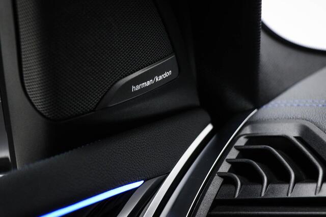 BMW X3 xDrive30e High Executive M-Sport | SUPER SPORT STOELEN | PANORAMADAK | STUURVERWARMING | TREKHAAK | 20"