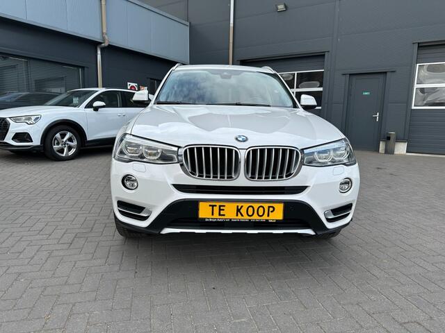 BMW X3 X3-xDrive 2.0i Centennial High-Executive Aut. Leder schuifdak