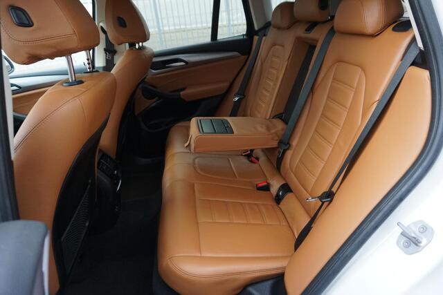 BMW X3 xDrive20i Executive Edition/Leer/Trekhaak/19Inch. /Dealeronderhouden.