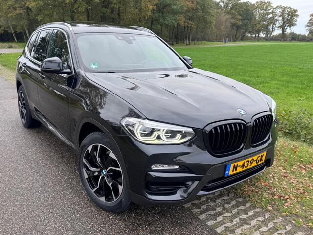 BMW X3 18d SDRIVE / SPORTSTOELEN / PANORAMADAK / TREKHAAK / CARPLAY / 2020
