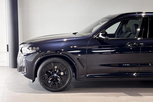 BMW X3 iX3 High Executive 80 kWh | M Sport | Glazen Panoramadak | Harman Kardon | Head-up Display | Trekhaak |