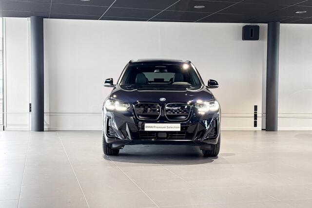 BMW X3 iX3 High Executive 80 kWh | M Sport | Glazen Panoramadak | Harman Kardon | Head-up Display | Trekhaak |