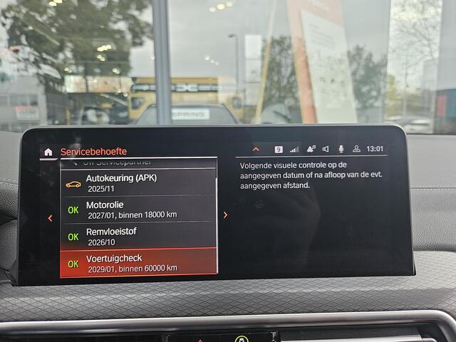 BMW X3 xDrive30e High Executive / Schuif- en Kantel Dak / Lederen Bekleding / Elektrisch Verstelbare Stoelen met Geheugen / Stoelverwarming / Apple Carplay & Android Auto (draadloos) / Elektrische Achterklep / Achteruitrijcamera /