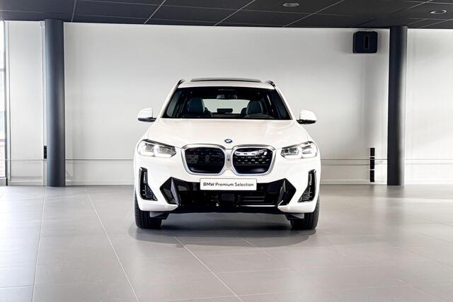BMW X3 iX3 High Executive 80 kWh | Harman Kardon | Head-up Display | Comfort Access | Achteruitrijcamera |
