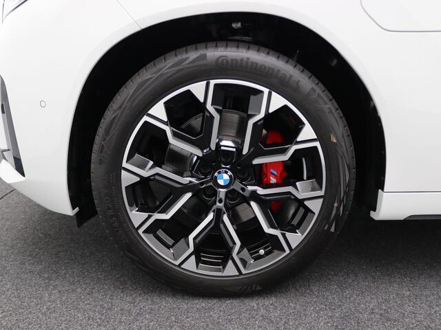 BMW X3 30e xDrive M Sportpakket Pro | Professional Pack | Premium Pack | Trekhaak | Elektrisch Verstelbare Sportstoelen | Driving Assistant Plus | Harman Kardon | 20''