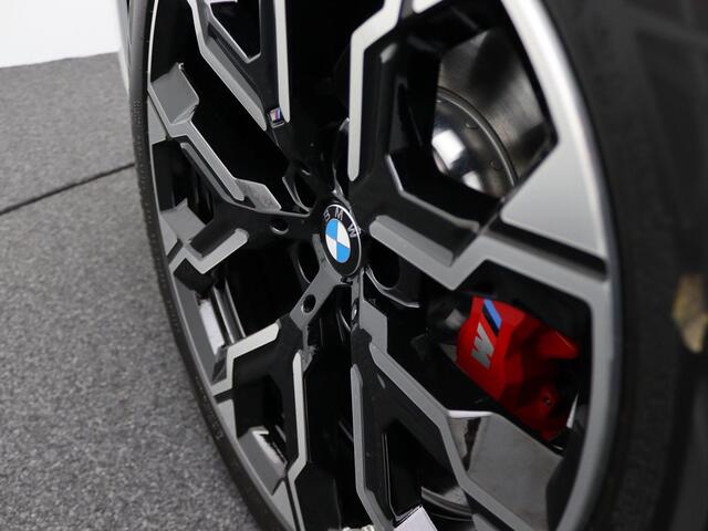 BMW X3 30e xDrive M Sportpakket Pro | Professional Pack | Premium Pack | Trekhaak | Elektrisch Verstelbare Sportstoelen | Driving Assistant Plus | Harman Kardon | 20''