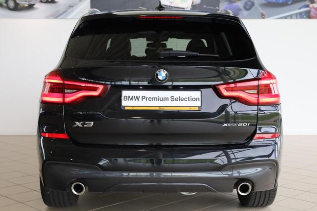 BMW X3 xDrive20i High Executive | M Sport | Comfort Access | Panoramadak | Trekhaak