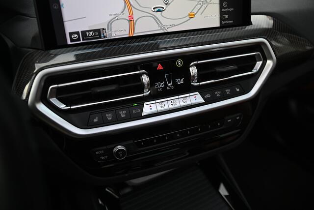 BMW X3 xDrive30e High Executive M Sport Automaat / Panoramadak / Sportstoelen / Achteruitrijcamera / Adaptief onderstel / Adaptieve LED / Head-Up / Stoelverwarming