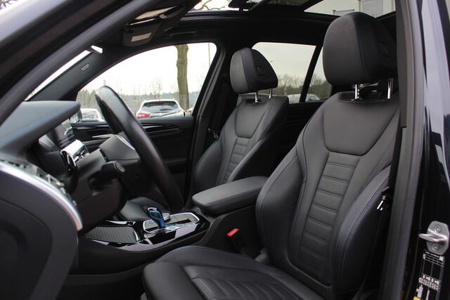 BMW X3 iX3 High Executive 80 kWh / Trekhaak / Panoramadak / 360Camera / Head-up / 20'' / Leder / Harman Kardon / Sfeerverlichting / Dodehoek / DAB / Stuur+Stoelverwarming / ACC