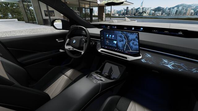 BMW X3 iX3 50 xDrive M Sport / Panoramadak / Trekhaak / Stuurverwarming / Parking Assistant Professional / Head-Up