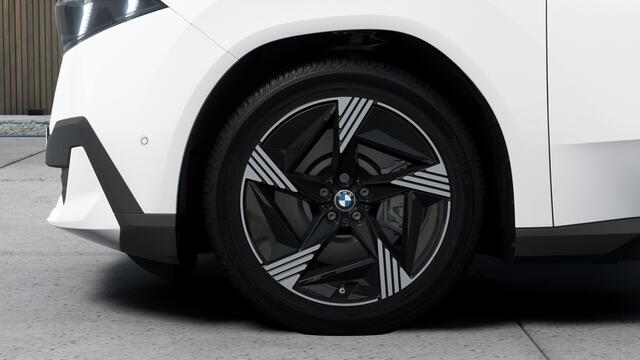 BMW X3 iX3 50 xDrive / Stoelverwarming / Driving Assistant Plus