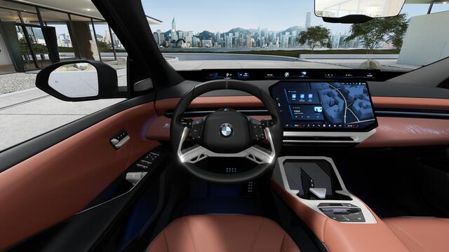 BMW X3 iX3 50 xDrive M Sport / Panoramadak / Trekhaak / Multifunctionele Stoelen / Head-Up / Parking Assistant Plus / Stuurverwarming