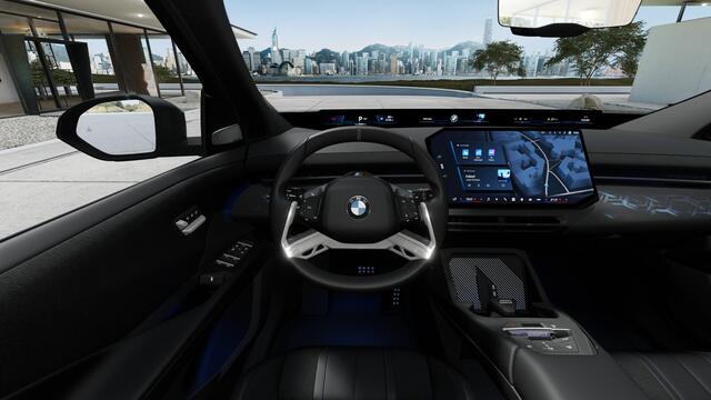 BMW X3 iX3 50 xDrive M Sport / Panoramadak / Trekhaak / M Sportstoelen / Parking Assistant Professional / Head-Up / Stuurverwarming