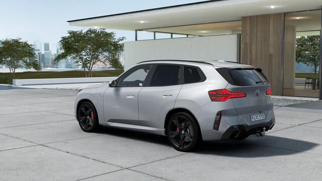 BMW X3 30e xDrive M Sport Automaat / Panoramadak / Trekhaak / Sportstoelen / Adaptief onderstel / Parking Assistant Professional / Comfort Access / Harman Kardon