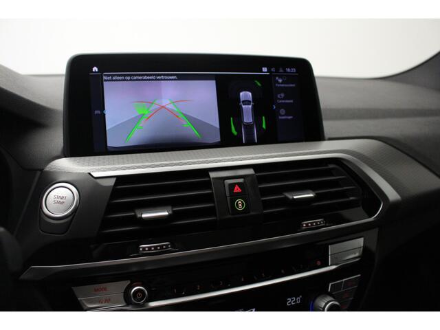 BMW X3 xDrive30e M-Sport | Trekhaak | Panorama | Head-Up | Camera | Leder |