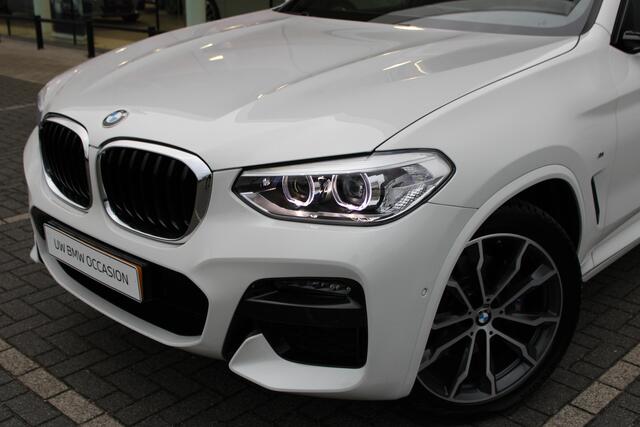 BMW X3 xDrive30i M Sport Automaat / Panoramadak / Sportstoelen / Achteruitrijcamera / LED / Head-Up / Comfort Access / Parking Assistant
