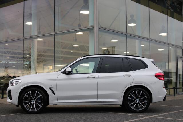 BMW X3 xDrive30i M Sport Automaat / Panoramadak / Sportstoelen / Achteruitrijcamera / LED / Head-Up / Comfort Access / Parking Assistant