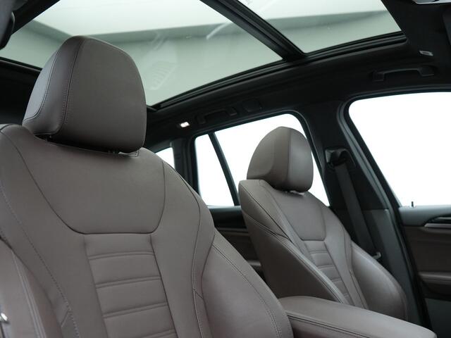 BMW X3 sDrive20i Launch Edition High Executive Dealer O.H. | Panodak | Head Up | Camera | Lederen Sportstoelen Verwarmd | Keyless | Navigatie | Cruise Control | DAB |