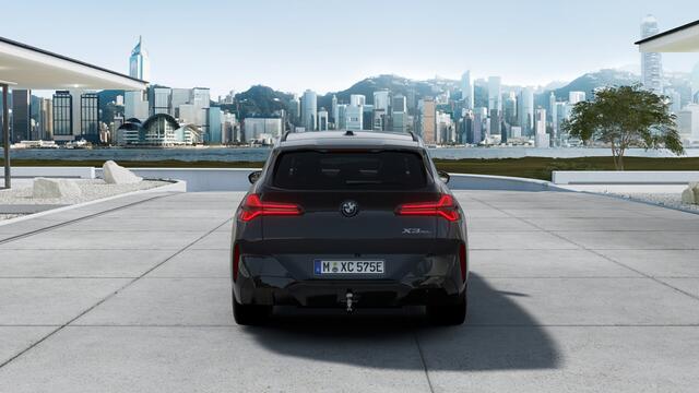 BMW X3 30e xDrive M Sport Automaat / Panoramadak / Trekhaak / Sportstoelen / Adaptieve LED / Comfort Access / Parking Assistant Plus / Stuurverwarming