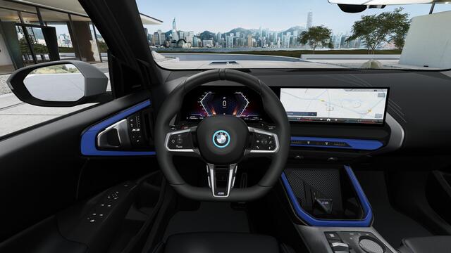 BMW X3 30e xDrive M Sport Automaat / Panoramadak / Trekhaak / Sportstoelen / Adaptieve LED / Comfort Access / Stoelventilatie / Parking Assistant Plus / Stuurverwarming