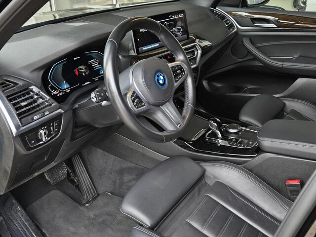 BMW X3 xDrive30e LCI | SPORTSTOELEN | LEDER | PANORAMADAK | CAMERA | BMW LIVE COCKPIT | 20 INCH LM VELGEN |