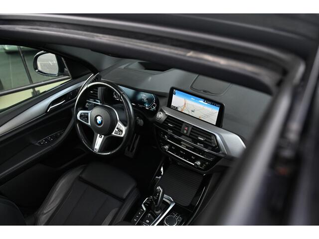 BMW X3 xDrive30e High Executive M Sport Automaat / Panoramadak / Trekhaak / Sportstoelen / LED / Head-Up / Parking Assistant Plus / Comfort Access / Stuurverwarming