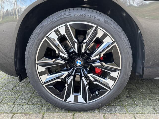 BMW X3 30e xDrive M-Sport Pro Panorama Trekhaak Harman Memory 21"
