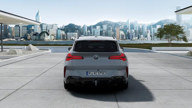 BMW X3 30e xDrive M Sport Automaat / Panoramadak / Trekhaak / Sportstoelen / Adaptieve LED / Comfort Access / Parking Assistant Plus / Stoelventilatie