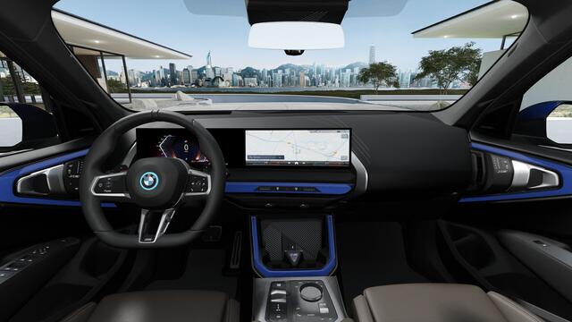 BMW X3 30e xDrive M Sport Automaat / Panoramadak / Trekhaak / Sportstoelen / Adaptieve LED / Comfort Access / Parking Assistant Plus / Stoelventilatie