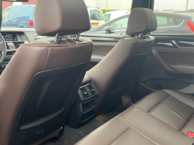 BMW X3 xDrive20i High Executive / 1 JAAR GARANTIE / Pano