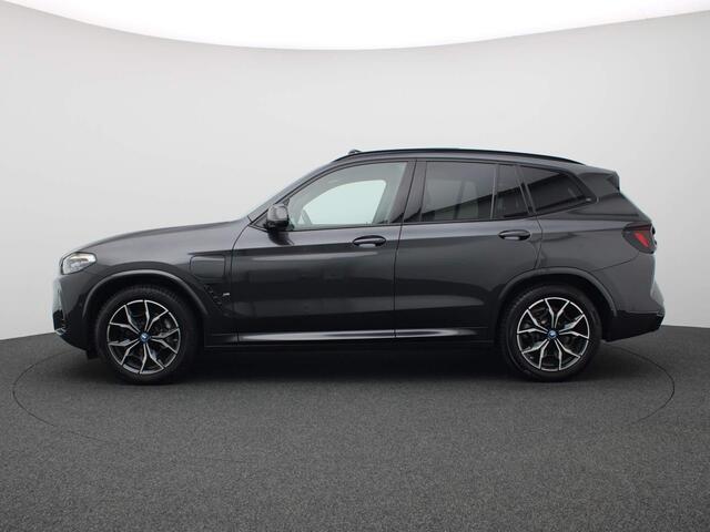 BMW X3 xDrive30e 292PK Aut. M Sport, Shadow, panoramadak, trekhaak, achteruitrijcamera, keyless entry, memory functie voorstoel, verwarmbare voorstoelen, 19" LM Velgen