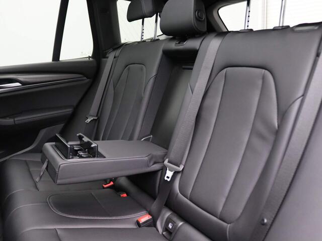 BMW X3 xDrive30e 292PK Aut. M Sport, Shadow, panoramadak, trekhaak, achteruitrijcamera, keyless entry, memory functie voorstoel, verwarmbare voorstoelen, 19" LM Velgen