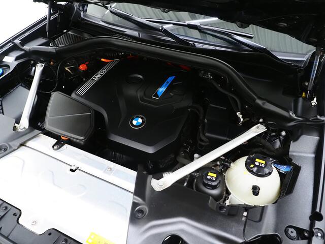 BMW X3 xDrive30e LCI 292PK | Camera | Sfeerverlichting | Stoelverwarming | Cruise | Virtual | Carplay