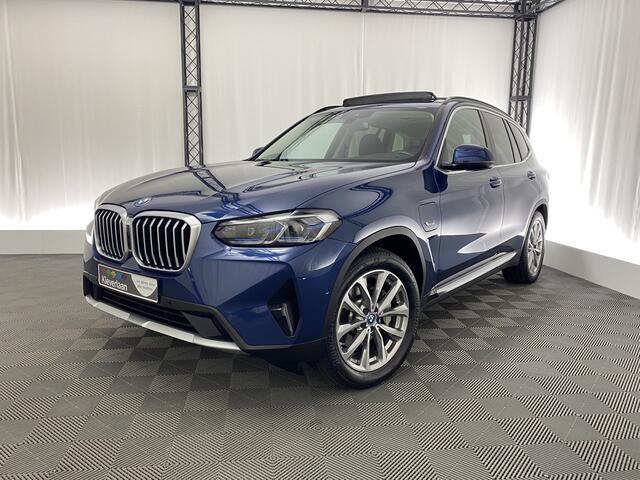 BMW X3 xDrive30e High Executive Automaat | Pano-Dak | Elek. Trekhaak | Apple Carplay | Navi |