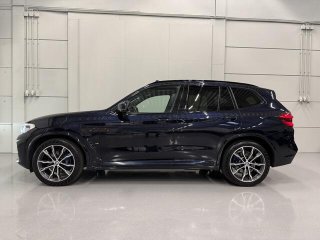 BMW X3 xDrive30e M-Sport PANO/20"/SFEER/CARPLAY/CAMERA/LIVE-COCKPIT/EL.A.KLEP/SHADOW-LINE/DONKERE-HEMEL/CARBONSCHWARZ/VOLLEDIG BMW DEALER HISTORIE