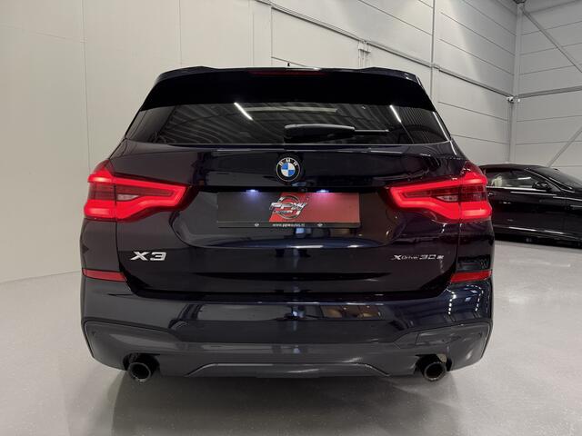 BMW X3 xDrive30e M-Sport PANO/20"/SFEER/CARPLAY/CAMERA/LIVE-COCKPIT/EL.A.KLEP/SHADOW-LINE/DONKERE-HEMEL/CARBONSCHWARZ/VOLLEDIG BMW DEALER HISTORIE