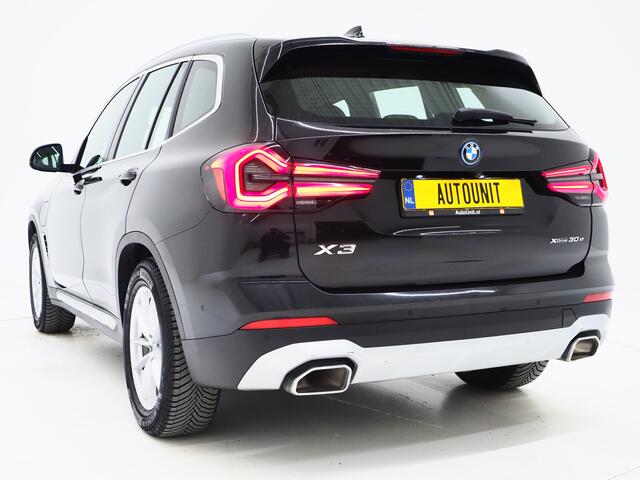 BMW X3 xDrive30e LCI 292PK | Leder | Sportstoelen | Zwarte Hemel | Camera | DAB | Carplay