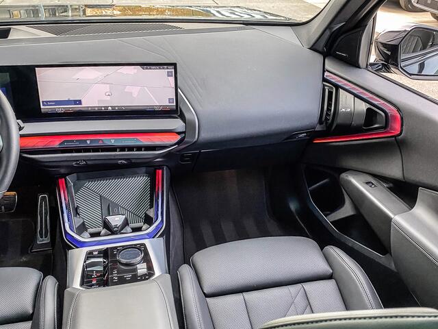 BMW X3 30e xDrive 299PK M-Sport | PANO | KEYLESS | SFEERVERLICHTING | RIJASSISTENT PLUS | HARMAN KARDON |