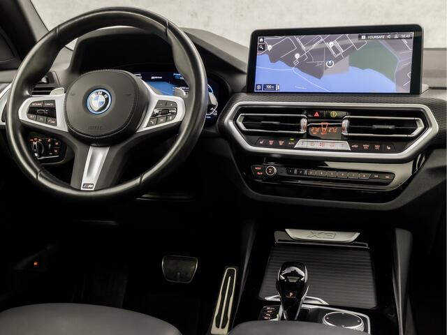 BMW X3 xDrive30e M Sport High Executive 293Pk Automaat (PANORAMADAK, M PAKKET, HEAD-UP DISPLAY, MEMORY SEATS, LEDER, 360 CAMERA, ELEKTRISCHE ACHTERKLEP, APPLE CARPLAY, NIEUWSTAAT)