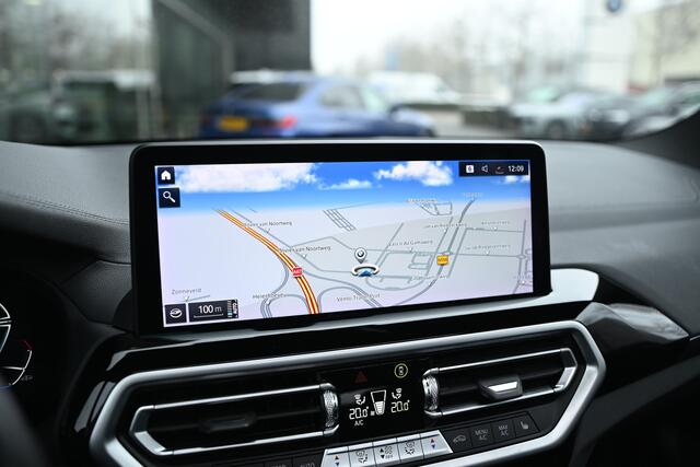 BMW X3 iX3 Executive / Sportstoelen / Achteruitrijcamera / Adaptief onderstel / Adaptieve LED / Driving Assistant Professional / Stoelverwarming / Live Cockpit Professional