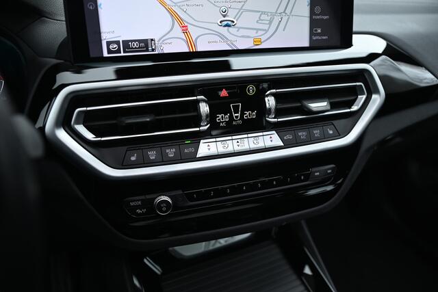 BMW X3 iX3 Executive / Sportstoelen / Achteruitrijcamera / Adaptief onderstel / Adaptieve LED / Driving Assistant Professional / Stoelverwarming / Live Cockpit Professional