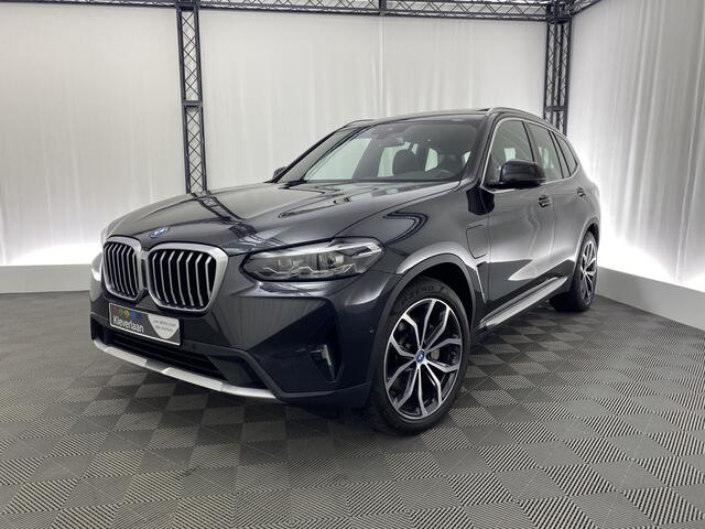 BMW X3 xDrive30e Automaat | Apple CarPlay | Leder | Pano-Dak | Navi | H&K | Dodehoek Det. |