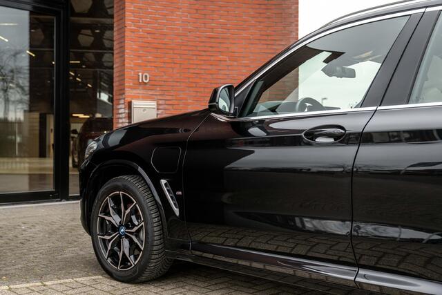 BMW X3 xDrive30e M-Sport ACC Panorama HuD Trekhaak Leder