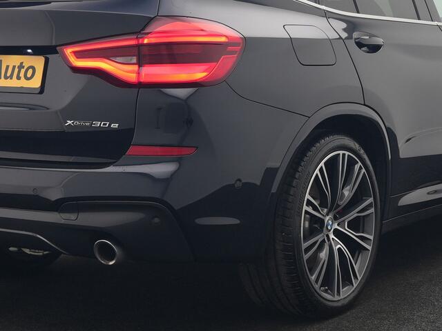 BMW X3 xDrive30e M Sport Plug In Hybrid 293pk Dealer O.H. PHEV | Trekhaak Af Fabriek | Head Up | 360 Camera | Adaptief Onderstel | Lederen Sportstoelen & Stuur Verwarmd | Sfeerverlichting | Keyless | Blis | Navigatie | DAB | Virtual |